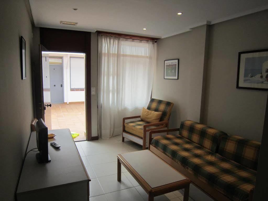 Apartamentos Elena 라레도 외부 사진